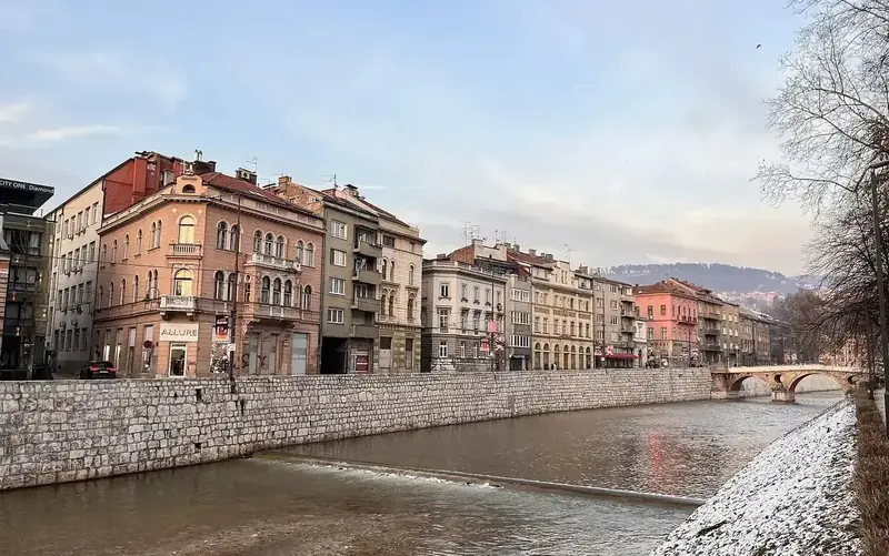 Saraybosna'da nerede kalınır — en iyi semtlerin karşılaştırması