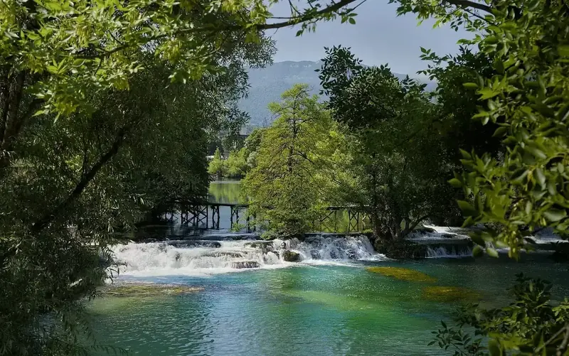 16 günde Bosna