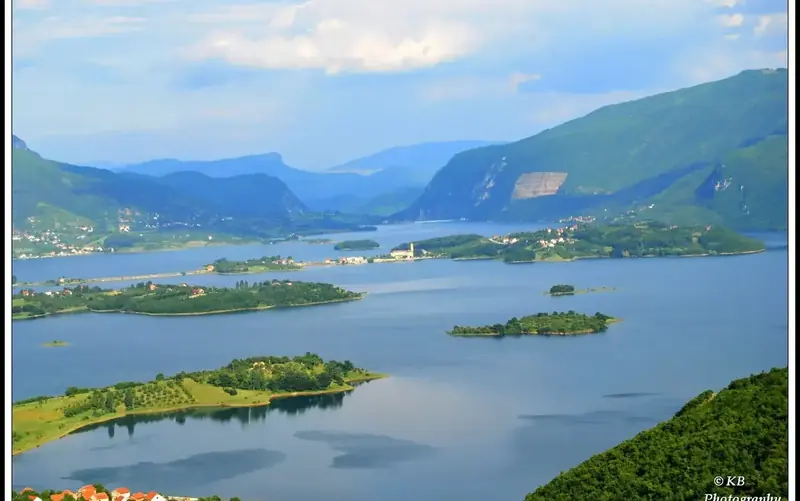 Bosna-Hersek'e gitmek için en iyi zaman, ay ay