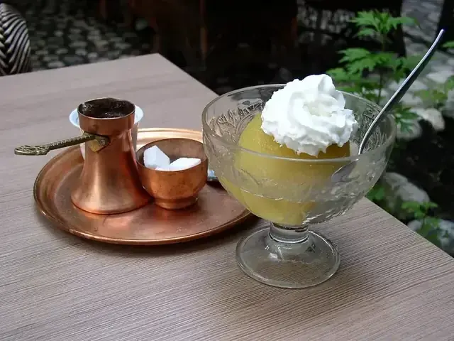 القهوة البوسنية في دلّة نحاسية